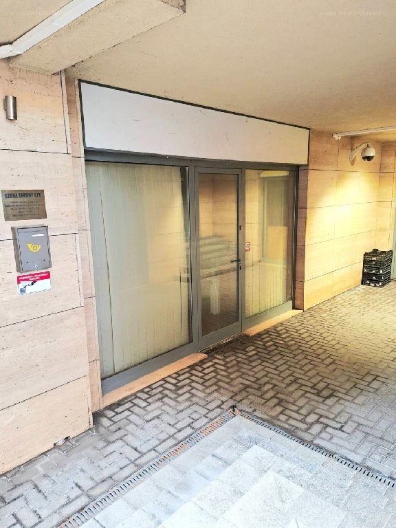 Üzleti ingatlan · 27 m² · 33.000.000 Ft