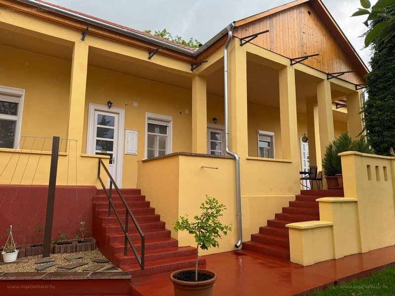 11 bed · 420m² · Családi ház · 420.000.000 ft