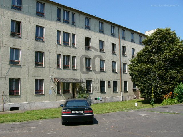Üzlethelyiség · 7210 m² · 1.500.000.000 Ft