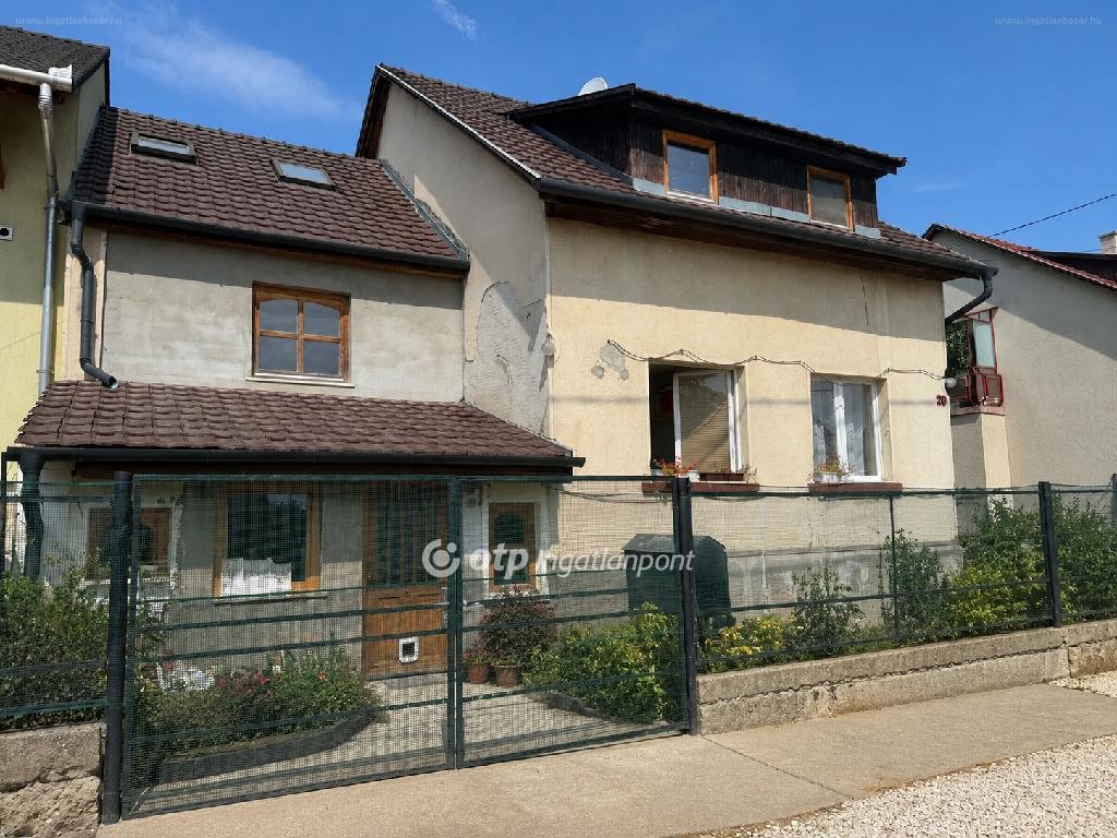 Ház · 4 hálószoba · 120 m² · 79.900.000 Ft