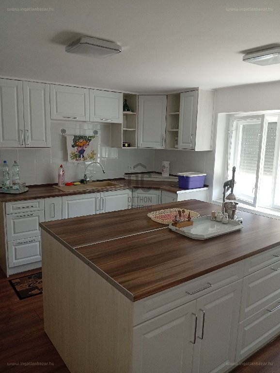 5 bed · 220m² · Családi ház · 74.900.000 ft