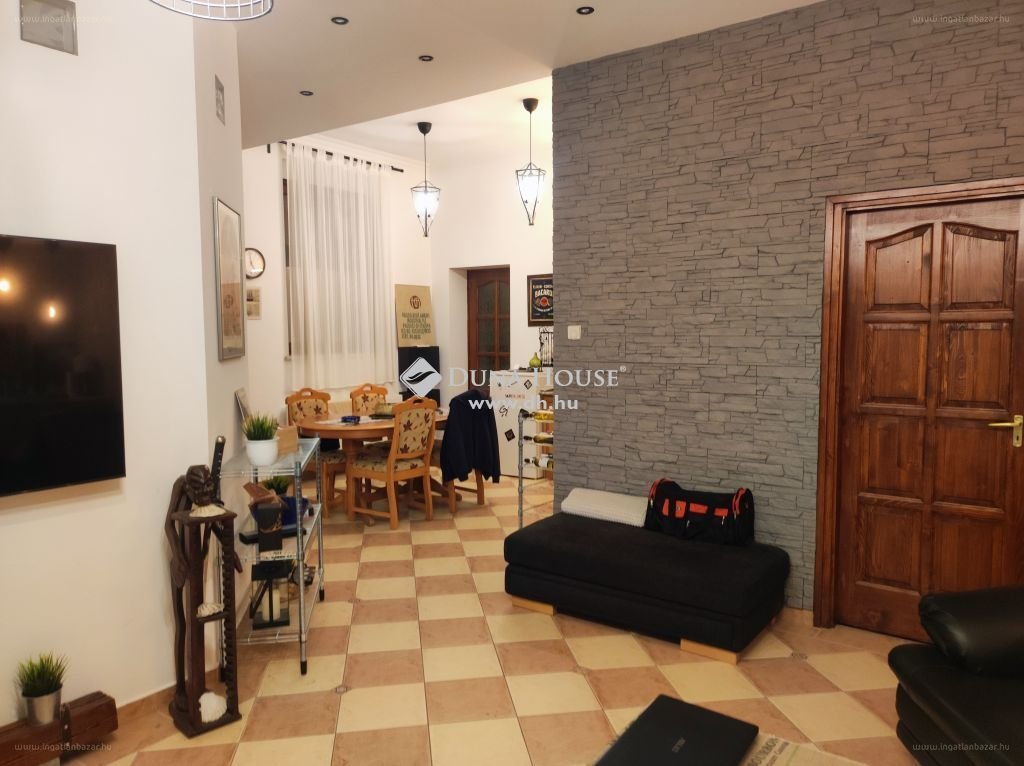 Üzlethelyiség · 331 m² · 95.000.000 Ft