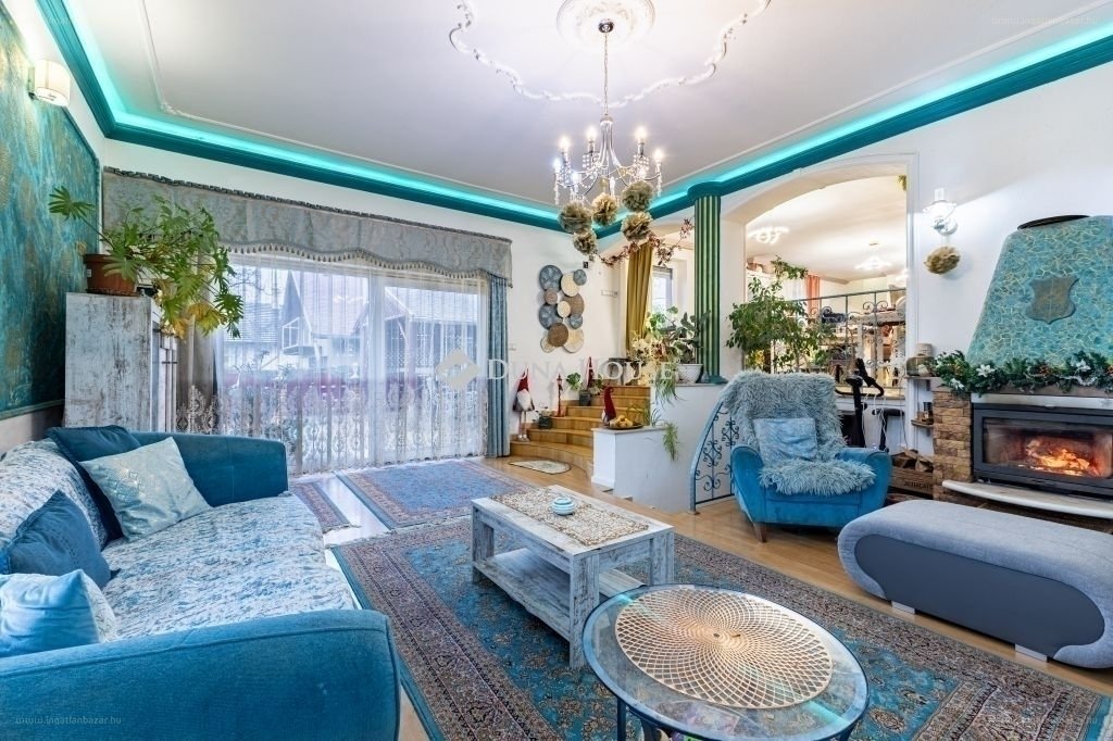 Ház · 6 hálószoba · 330 m² · 240.000.000 Ft