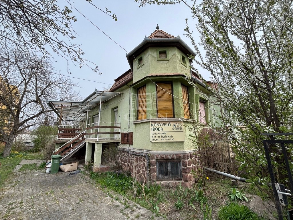 4 bed · 156m² · Ház · 53.900.000 ft