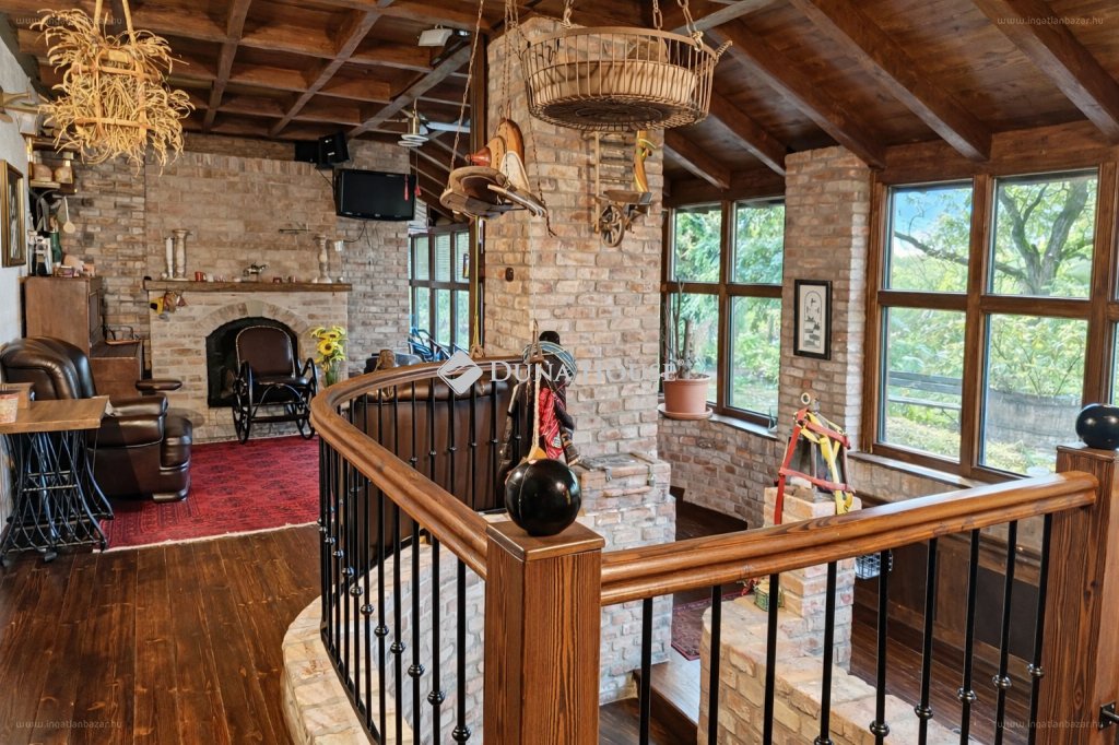 11 bed · 843m² · Családi ház · 799.990.000 ft