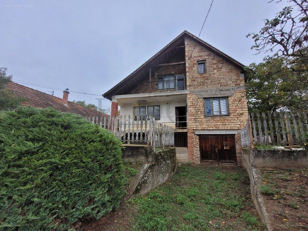 4 bed · 160m² · Családi ház · 44.900.000 ft