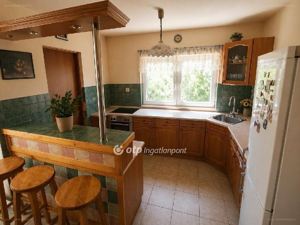 6 bed · 194m² · Családi ház · 145.900.000 ft