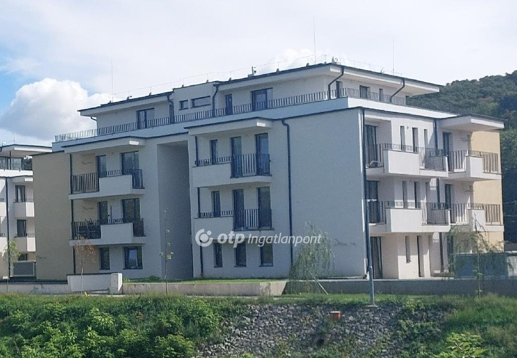 Lakás · 3 hálószoba · 67 m² · 100.000.000 Ft
