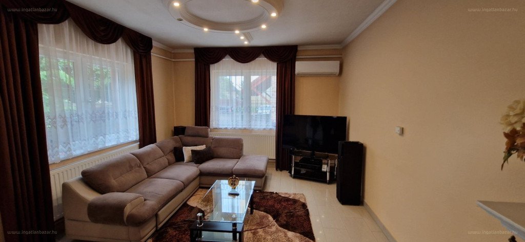 7 bed · 204m² · Családi ház · 125.900.000 ft