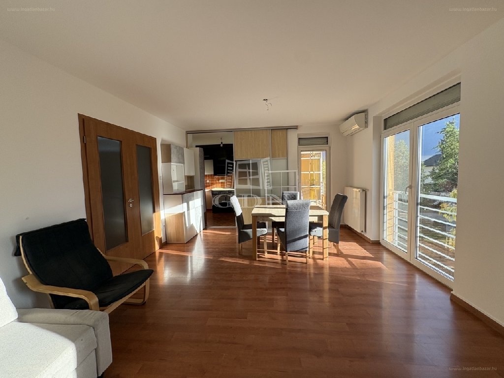 Lakás · 4 hálószoba · 96 m² · 129.900.000 Ft