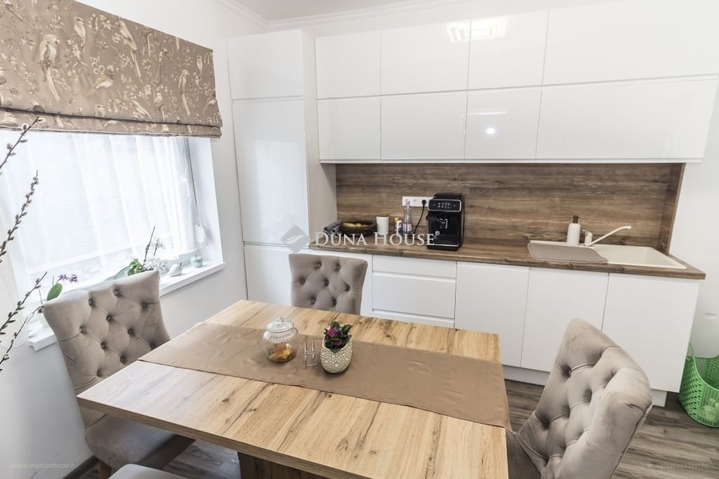 6 bed · 241m² · Családi ház · 73.500.000 ft