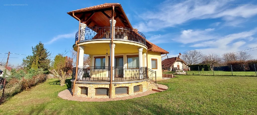 Ház · 4 hálószoba · 250 m² · 259.910.000 Ft