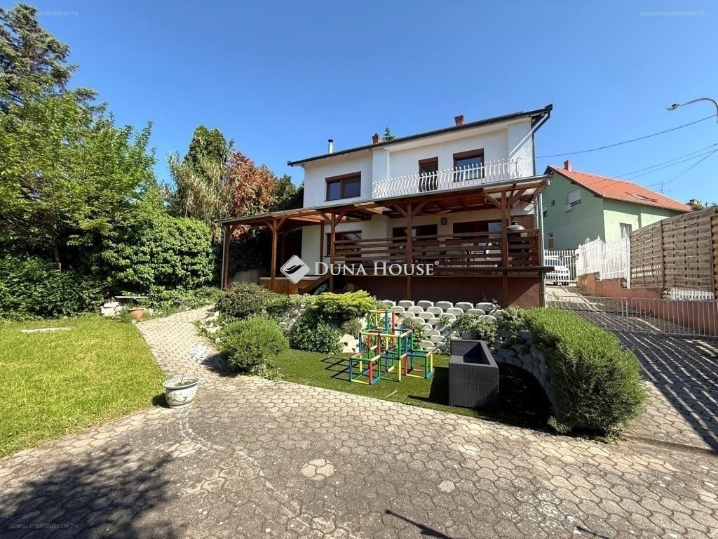 5 bed · 246m² · Családi ház · 204.900.000 ft