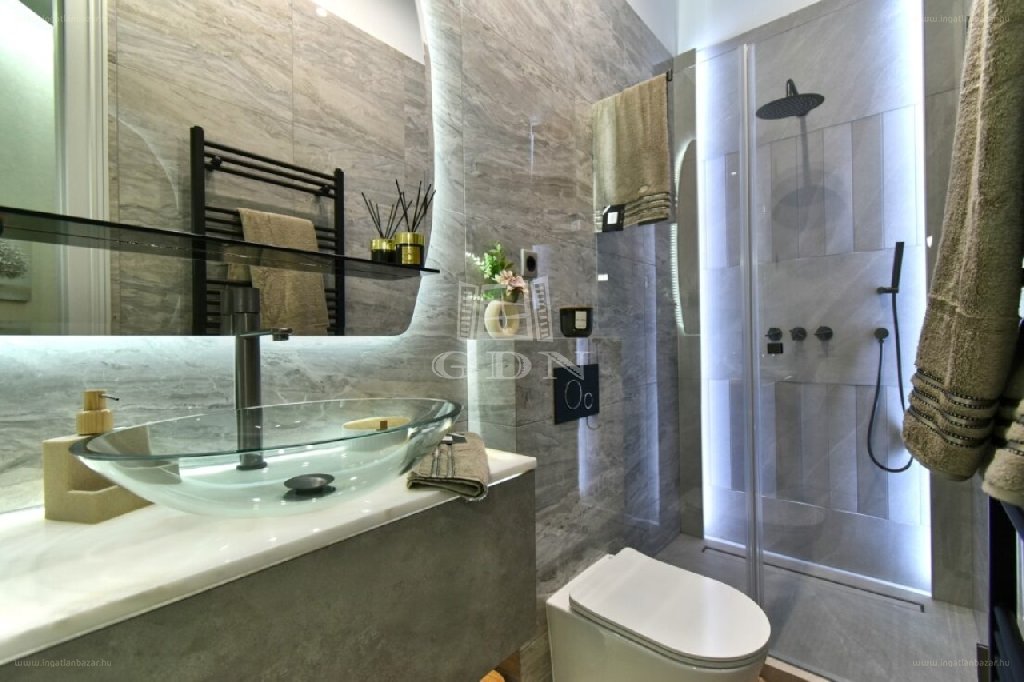 Lakás · 4 hálószoba · 103 m² · 285.000.000 Ft