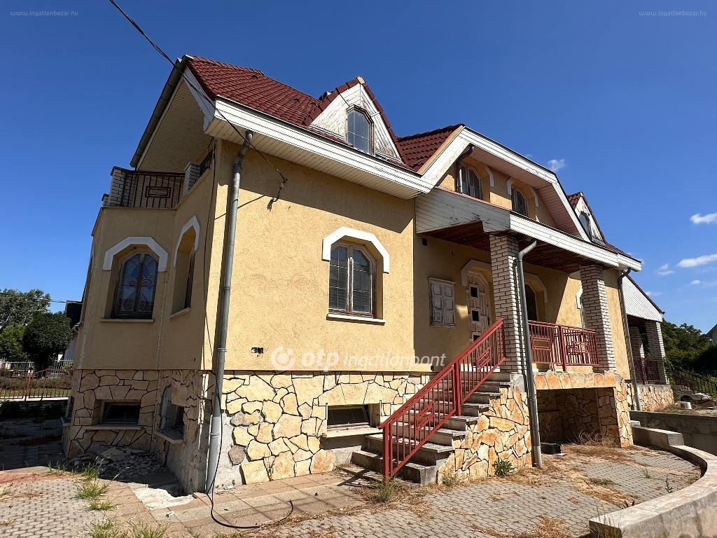 5 bed · 321m² · Családi ház · 109.000.000 ft
