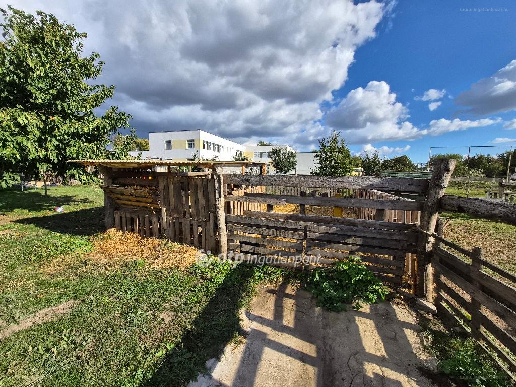 7 bed · 220m² · Családi ház · 155.000.000 ft