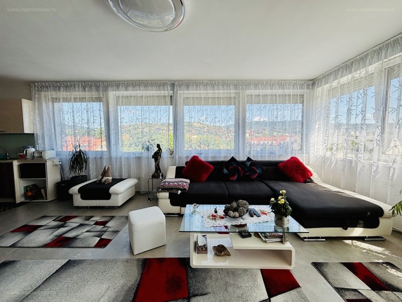 3 bed · 94m² · Lakás · 114.000.000 ft