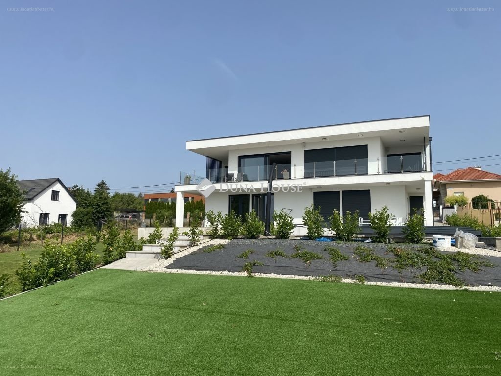 3 bed · 140m² · Családi ház · 232.000.000 ft