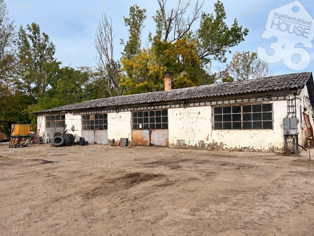 Üzlethelyiség · 746 m² · 69.900.000 Ft