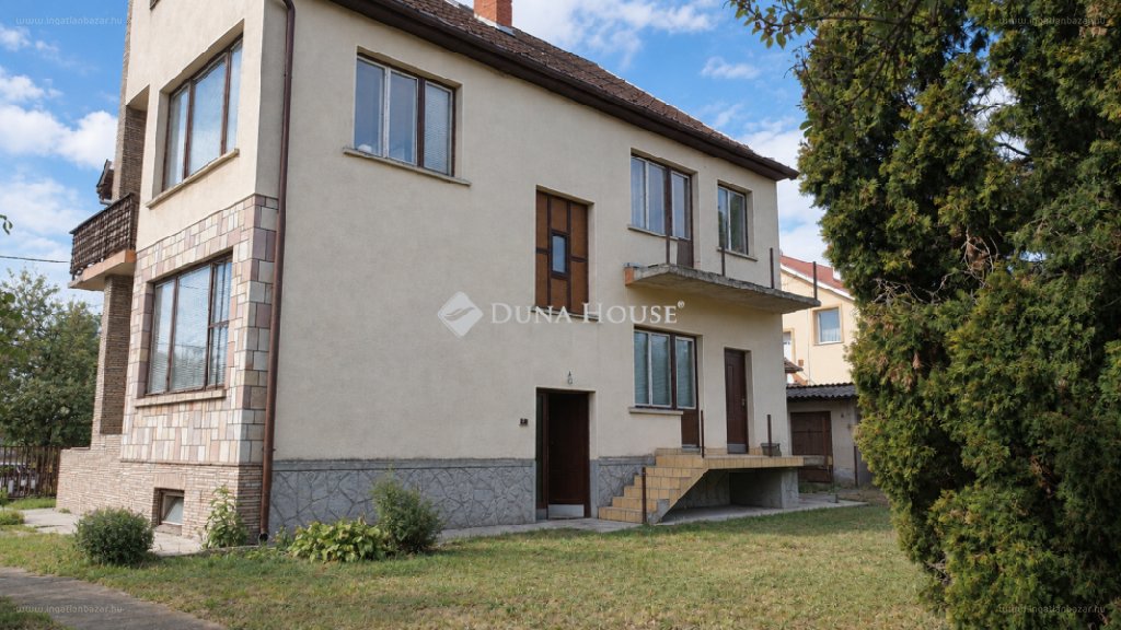 Ház · 8 hálószoba · 270 m² · 69.900.000 Ft