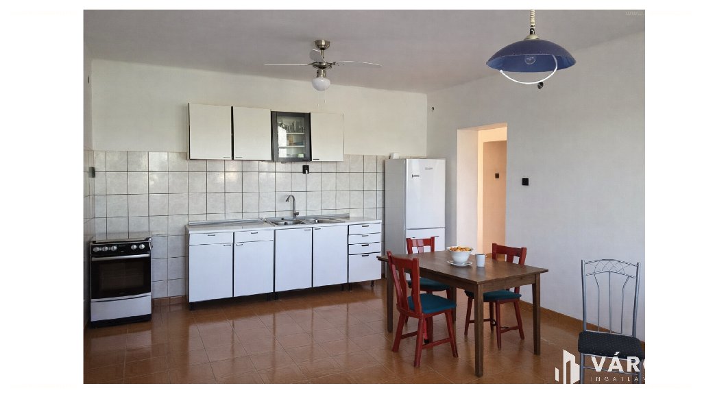 3 bed · 200m² · Családi ház · 210.000.000 ft