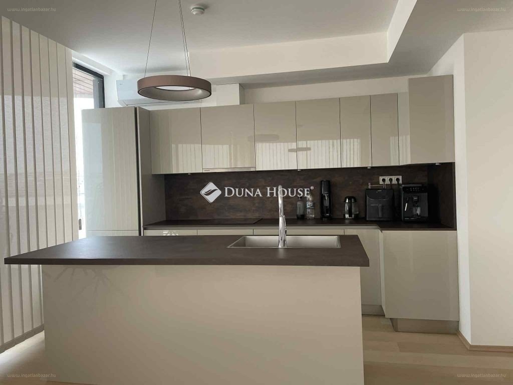 Lakás · 3 hálószoba · 195 m² · 155.000.000 Ft
