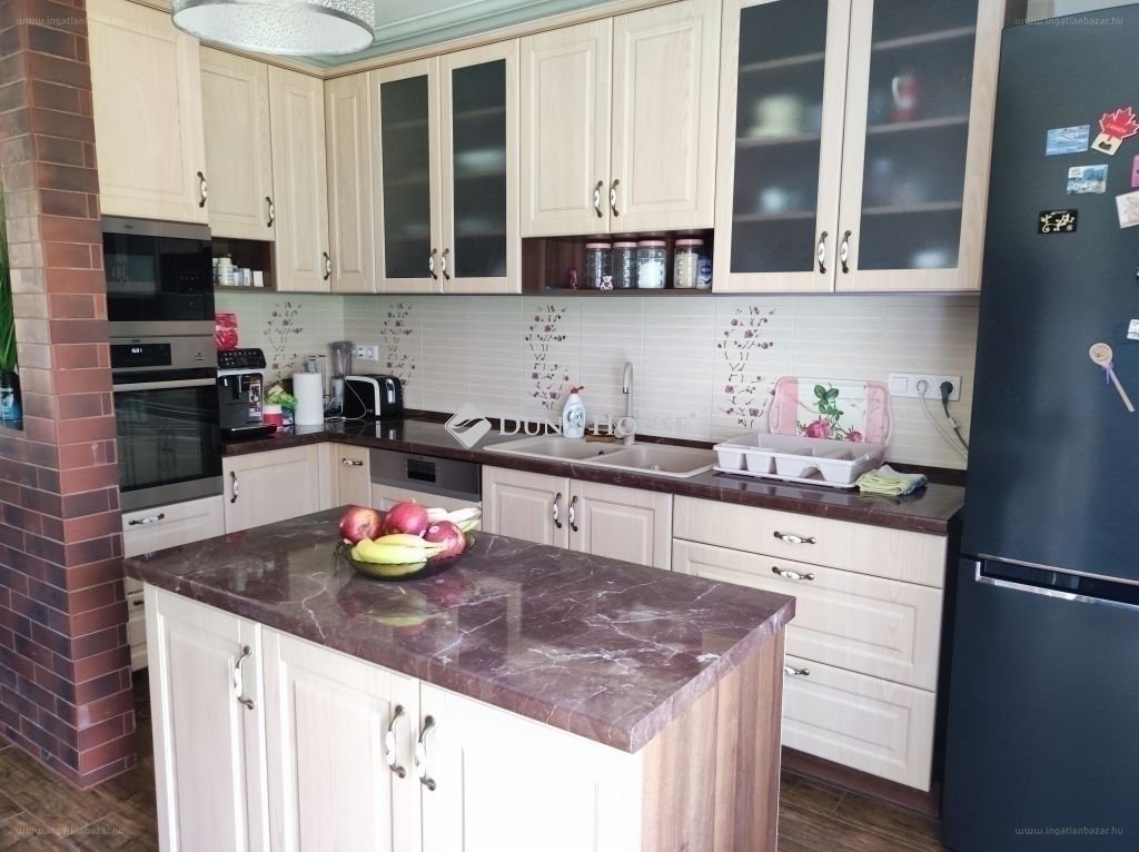 7 bed · 245m² · Ház · 335.000.000 ft