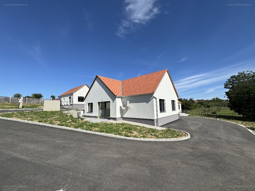 Családi ház · 4 hálószoba · 92 m² · 99.900.000 Ft