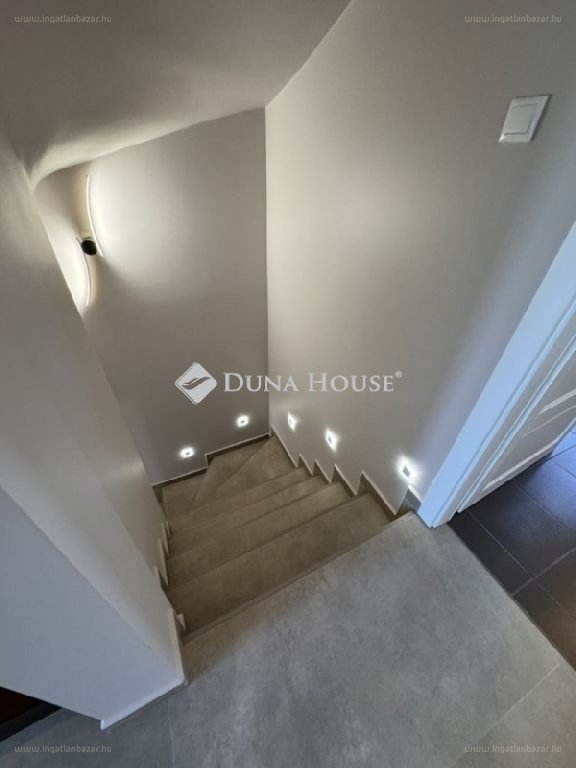 4 bed · 176m² · Lakás · 249.000.000 ft
