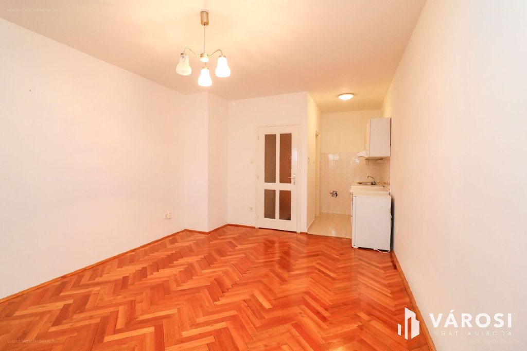 Belváros, Békéscsaba, ingatlan, kiadó, lakás, 27 m2