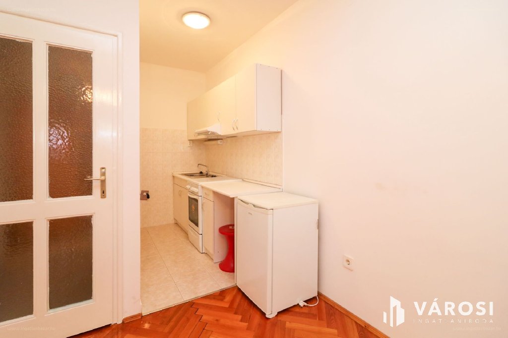 Belváros, Békéscsaba, ingatlan, kiadó, lakás, 27 m2