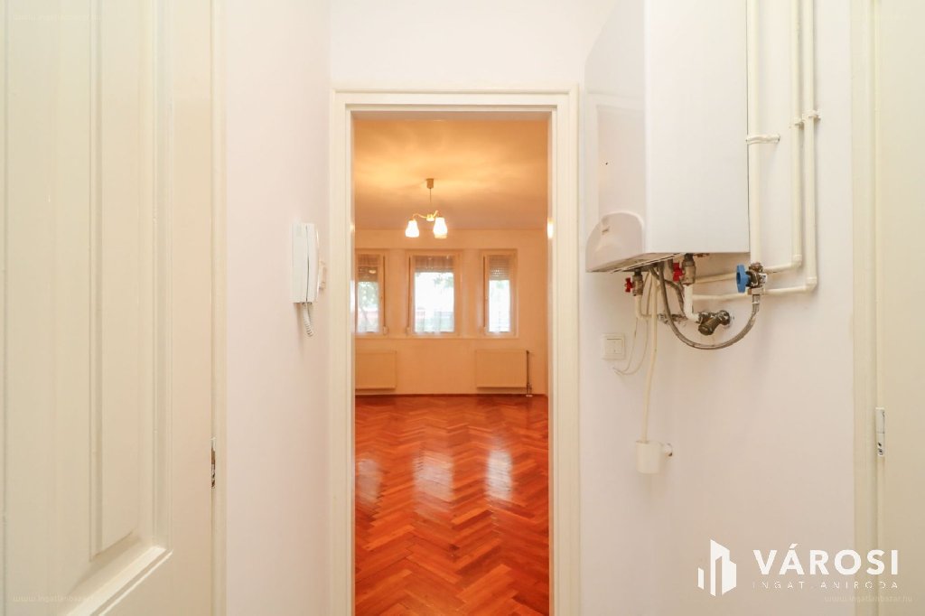 Belváros, Békéscsaba, ingatlan, kiadó, lakás, 27 m2