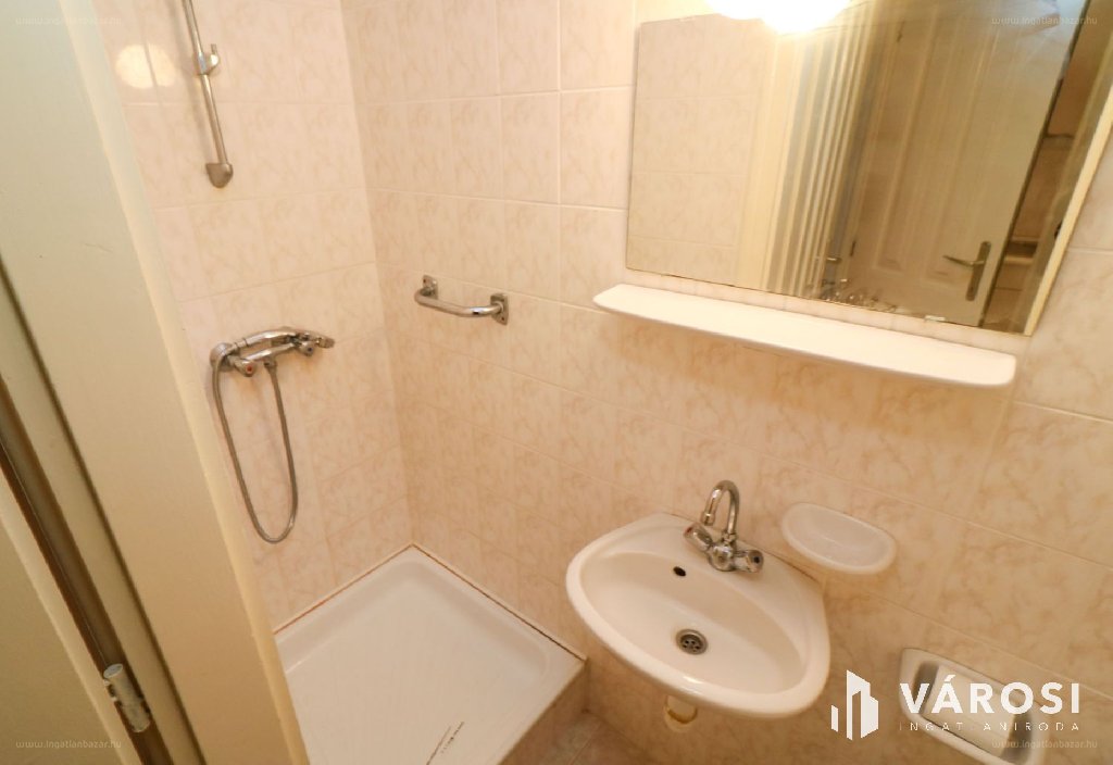 Belváros, Békéscsaba, ingatlan, kiadó, lakás, 27 m2