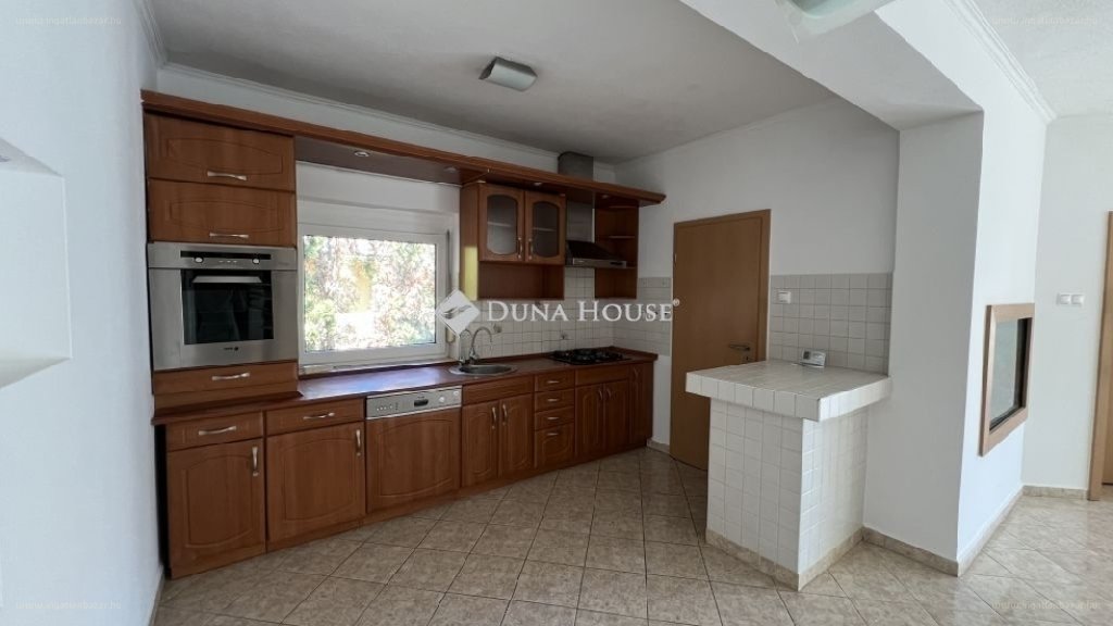 Ház · 6 hálószoba · 232 m² · 150.000.000 Ft
