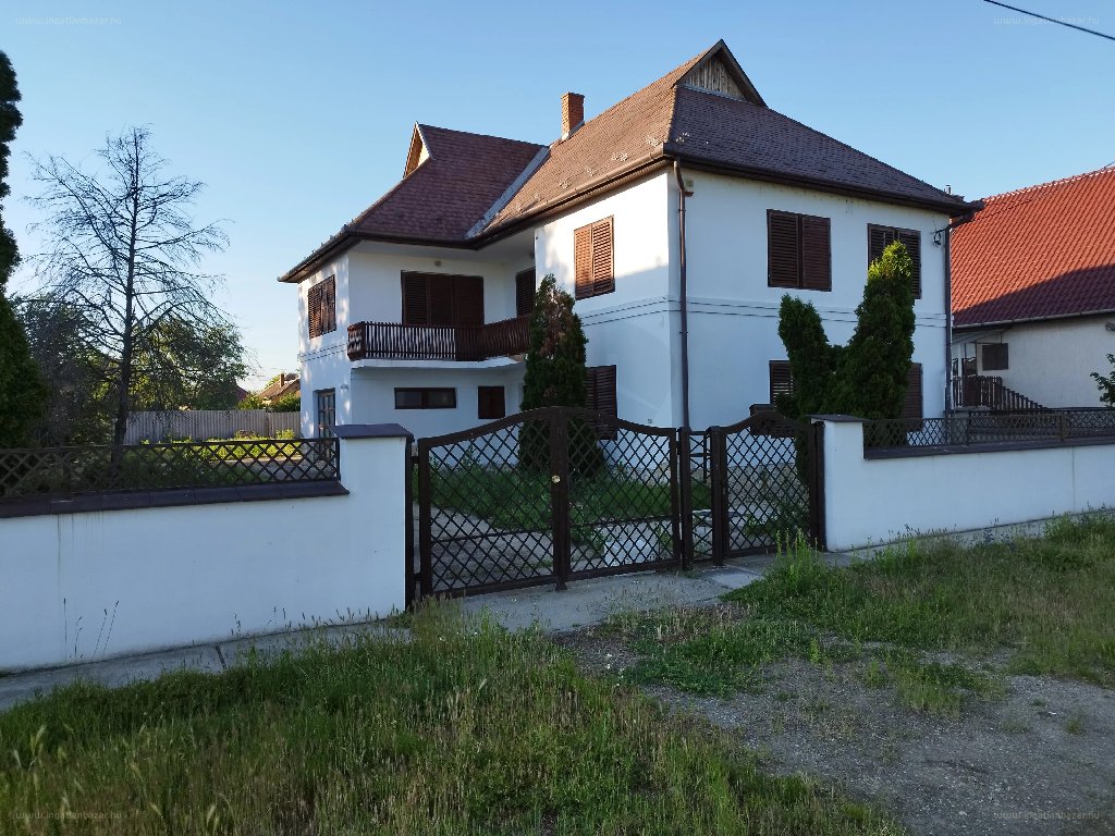 6 bed · 200m² · Családi ház · 58.000.000 ft