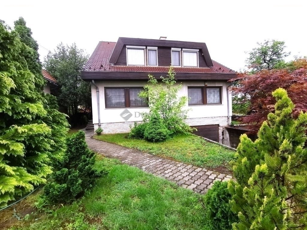 5 bed · 210m² · Családi ház · 174.900.000 ft