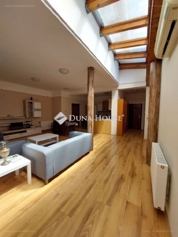 Lakás · 6 hálószoba · 136 m² · 99.990.000 Ft