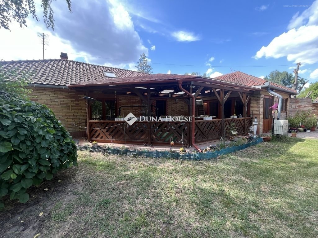 3 bed · 138m² · Családi ház · 349.000.000 ft