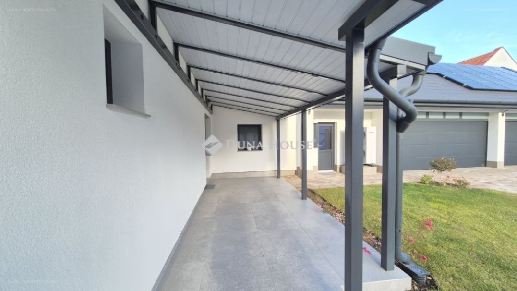 4 bed · 214m² · Családi ház · 249.000.000 ft