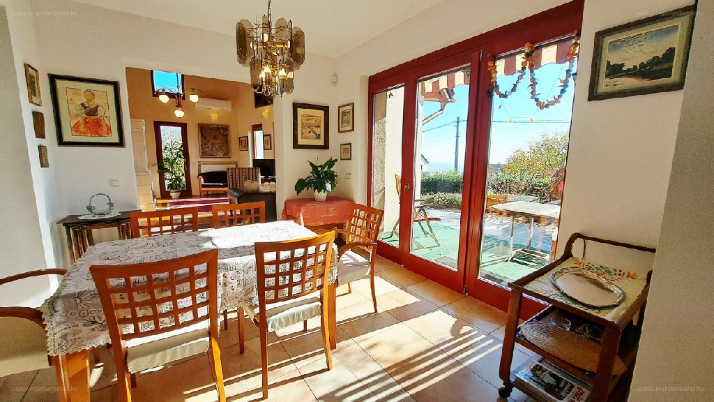6 bed · 271m² · Családi ház · 239.000.000 ft