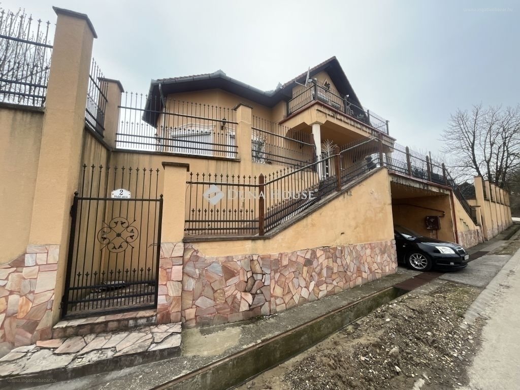 5 bed · 279m² · Ház · 144.000.000 ft