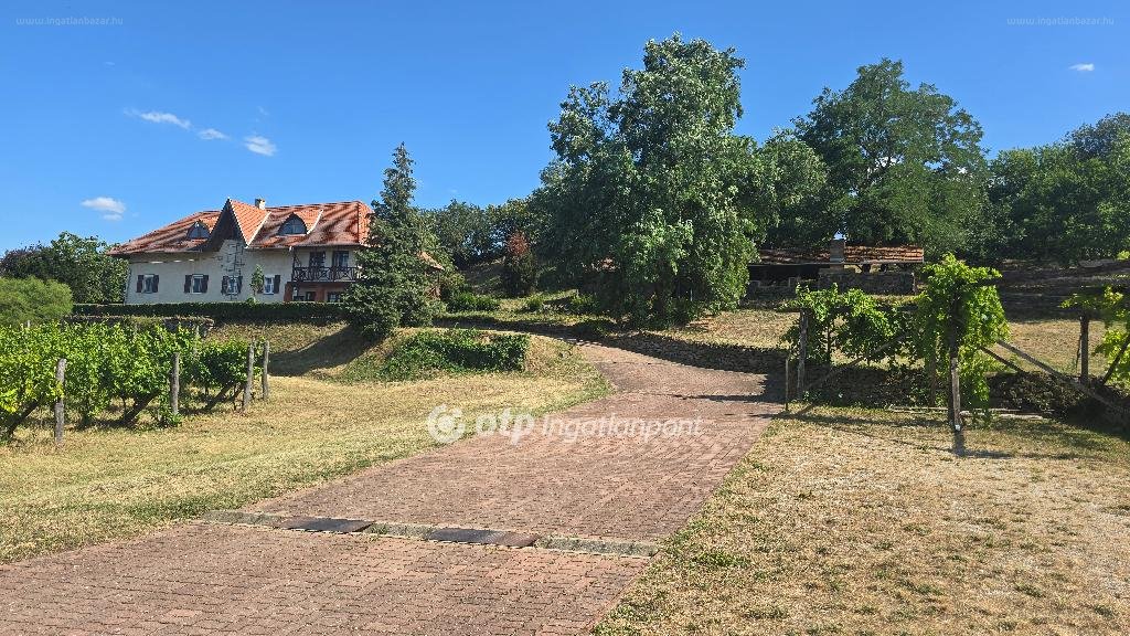 6 bed · 270m² · Családi ház · 218.196.000 ft