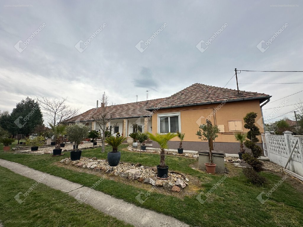 Ház · 4 hálószoba · 140 m² · 86.900.000 Ft
