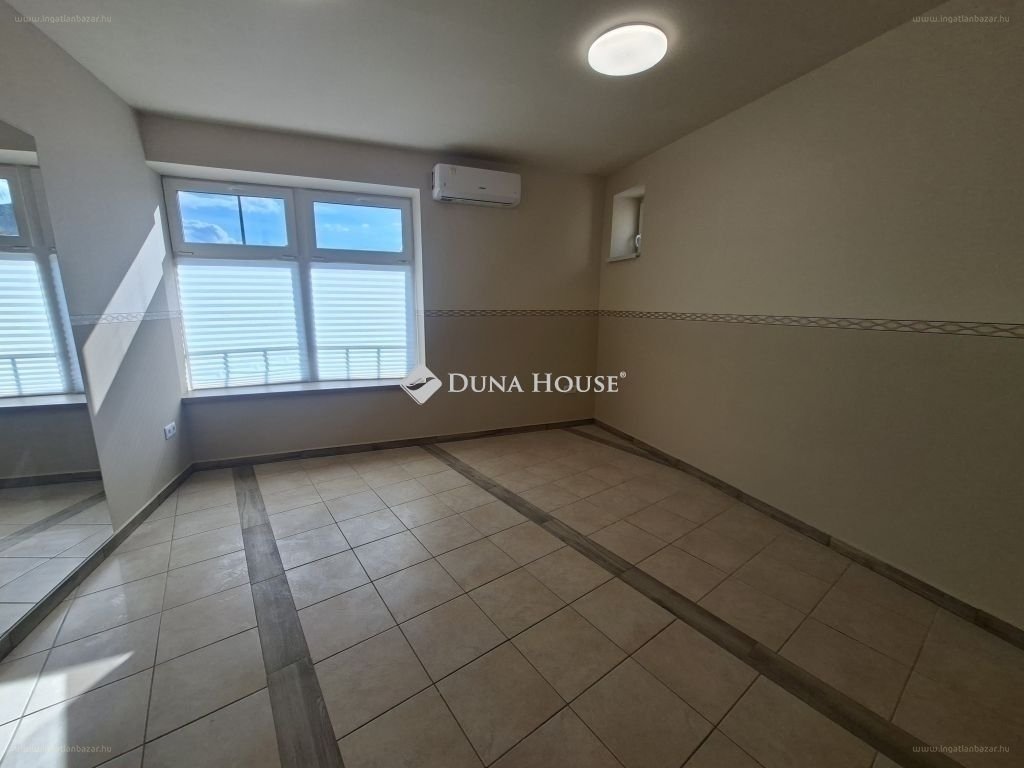 Lakás · 3 hálószoba · 106 m² · 84.900.000 Ft
