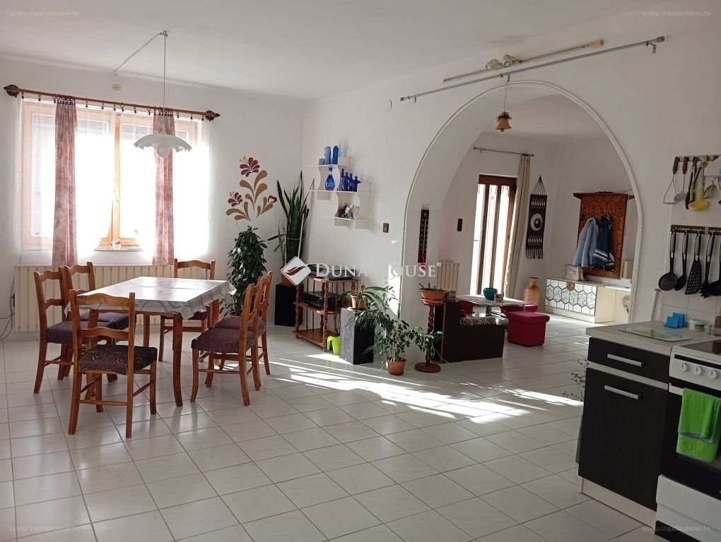 5 bed · 245m² · Családi ház · 85.000.000 ft