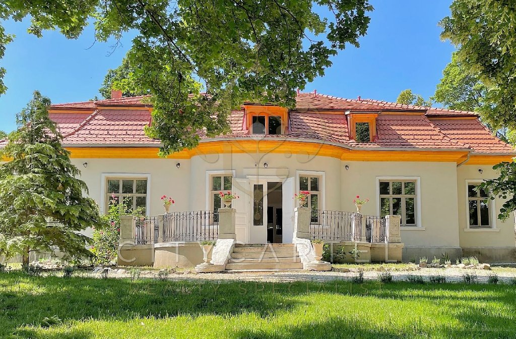 10 bed · 500m² · Családi ház · 630.000.000 ft