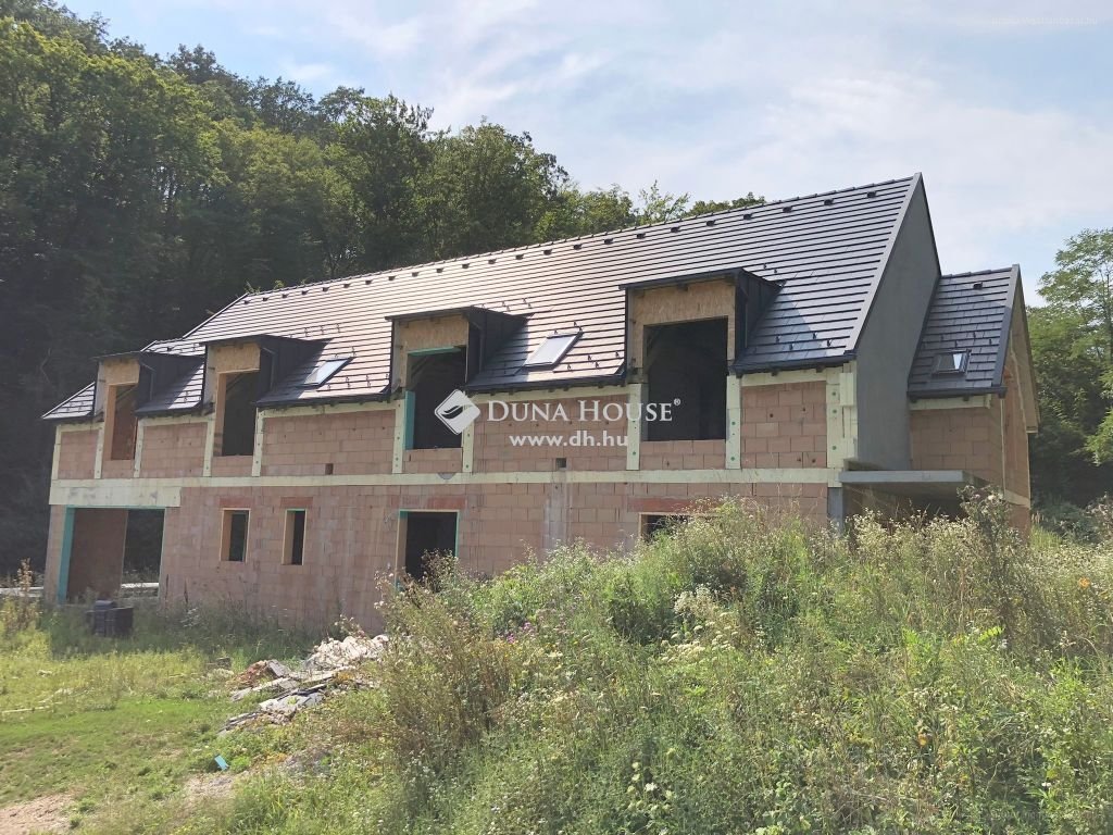 8 bed · 377m² · Családi ház · 100.000.000 ft