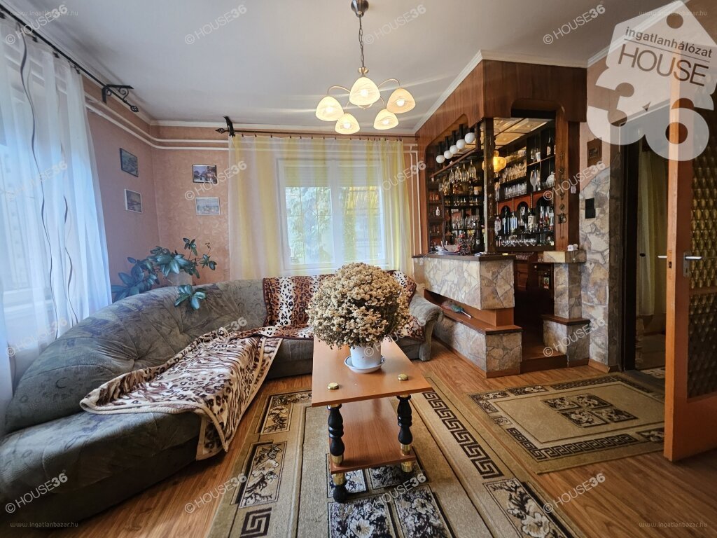 Ház · 6 hálószoba · 199 m² · 89.900.000 Ft