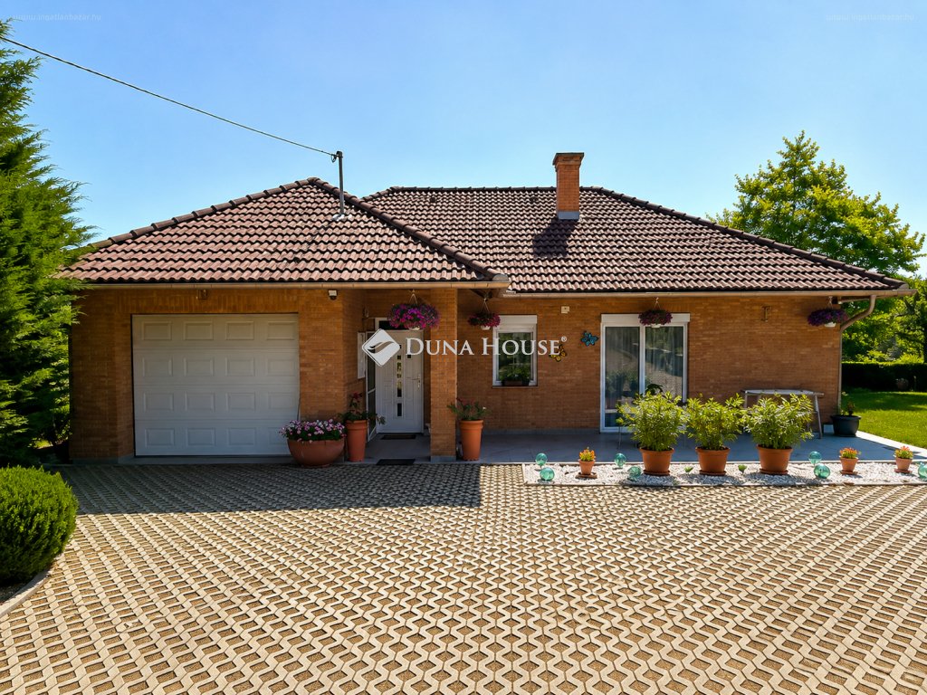 6 bed · 188m² · Családi ház · 165.000.000 ft