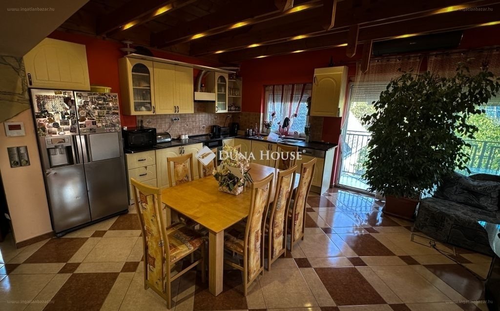 10 bed · 124m² · Családi ház · 215.000.000 ft